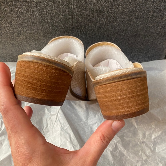 CHINESE LAUNDRY Cream Leather Pointed Heeled Mules - Picture 5 of 7